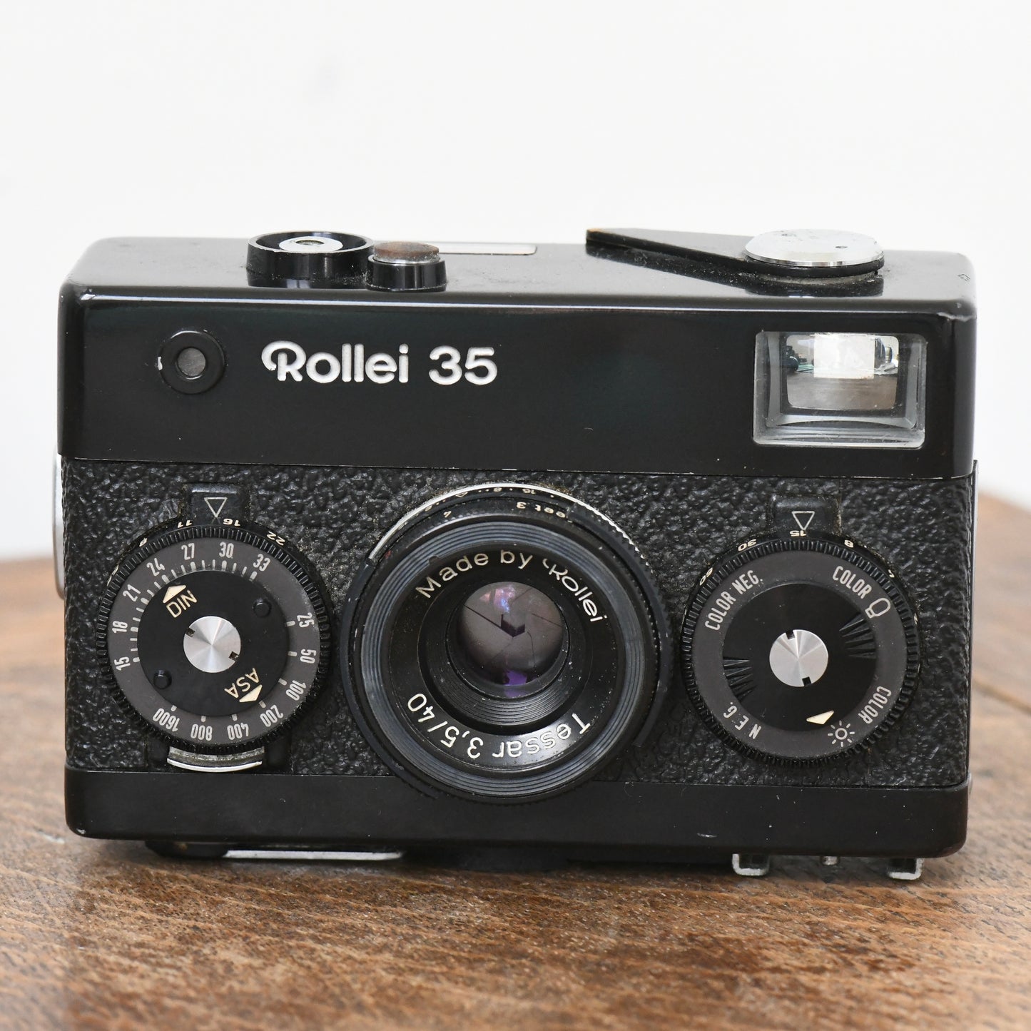 Rollei 35 Black 35mm Film Camera w/ 40mm f/3.5 Tessar Zeiss Lens