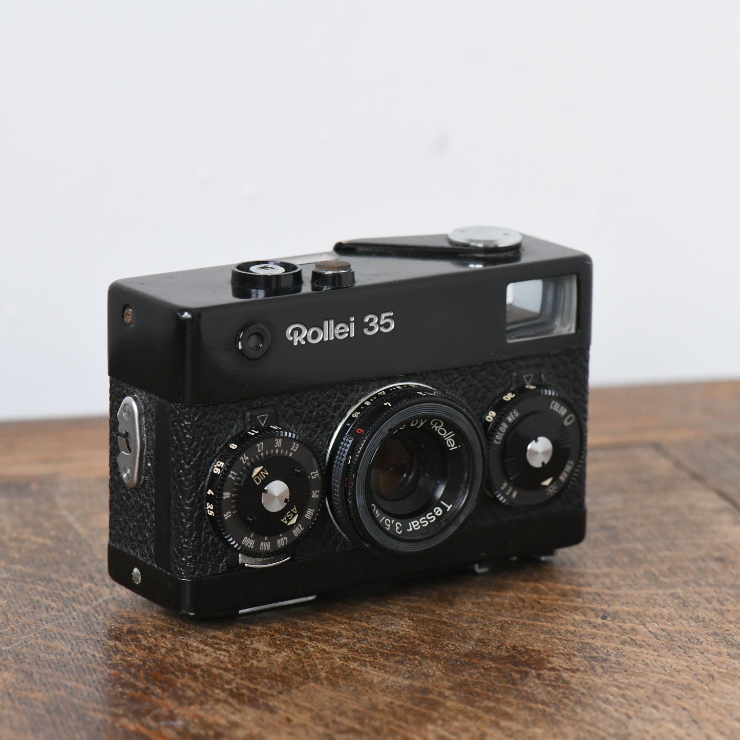 Rollei 35 Black 35mm Film Camera w/ 40mm f/3.5 Tessar Zeiss Lens