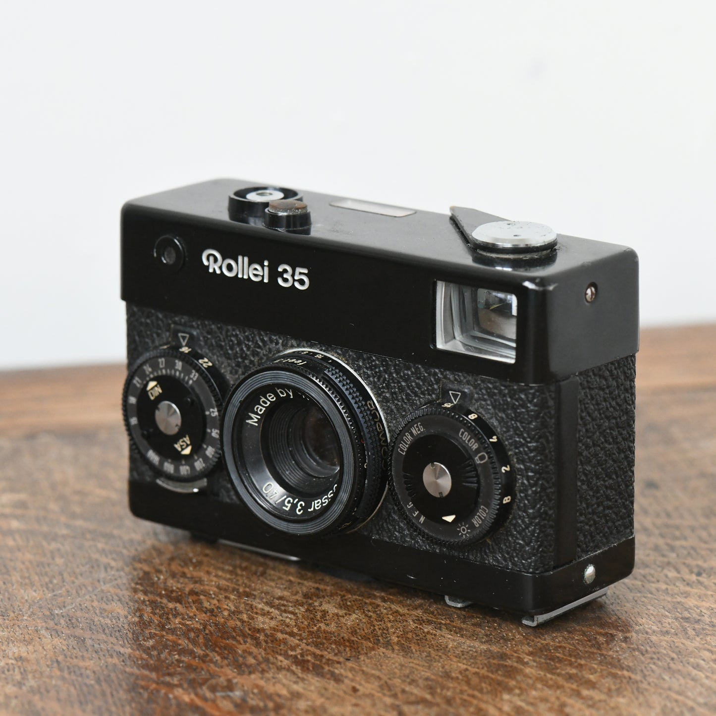 Rollei 35 Black 35mm Film Camera w/ 40mm f/3.5 Tessar Zeiss Lens