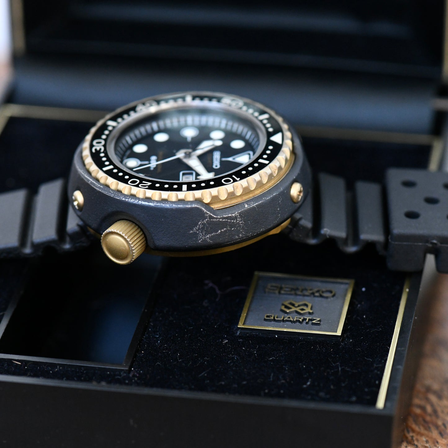 Seiko Golden Tuna 600m Professional Quartz 7549-7009 1982 - Boxed & Papers