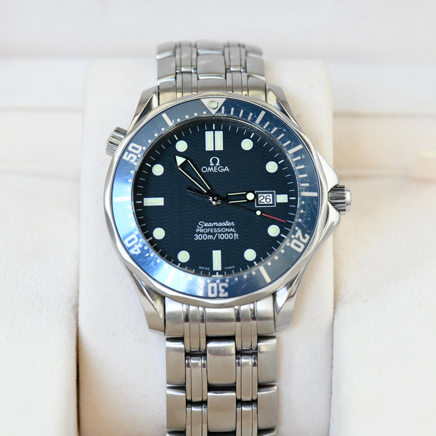 Omega Seamaster Professional 300m 41mm Full Size Quartz Diver 2541.80 Goldeneye