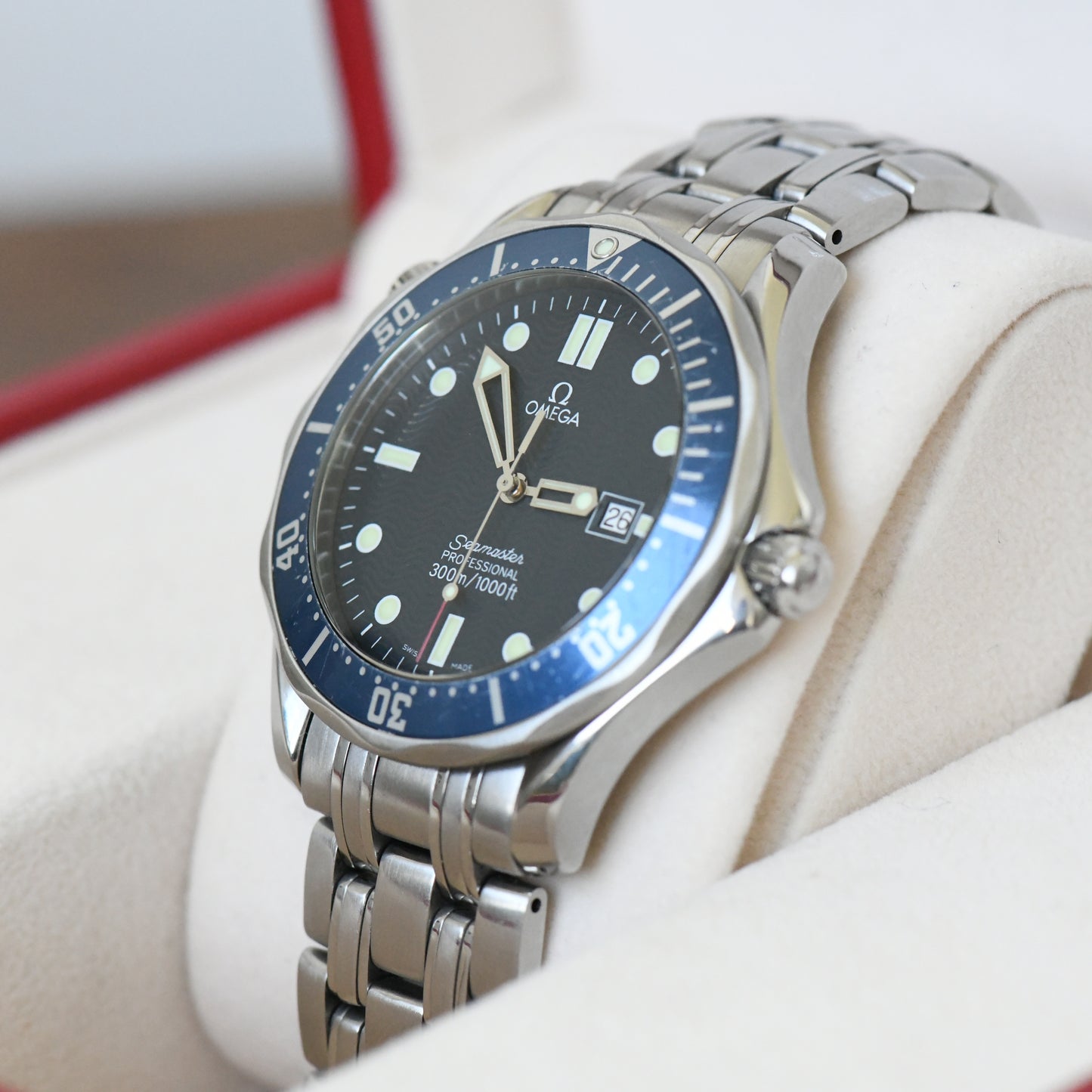 Omega Seamaster Professional 300m 41mm Full Size Quartz Diver 2541.80 Goldeneye