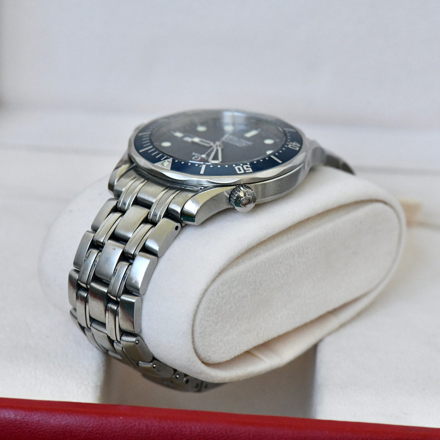 Omega Seamaster Professional 300m 41mm Full Size Quartz Diver 2541.80 Goldeneye