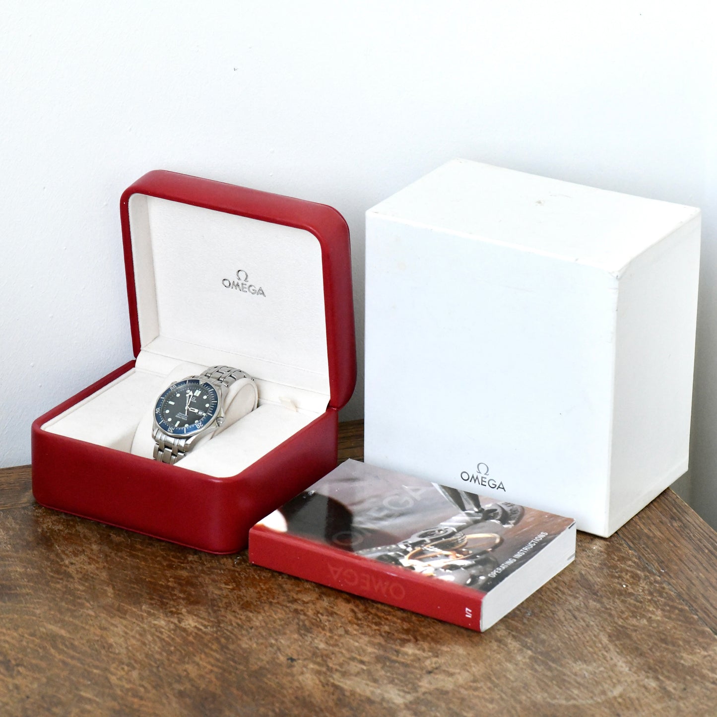 Omega Seamaster Professional 300m 41mm Full Size Quartz Diver 2541.80 Goldeneye