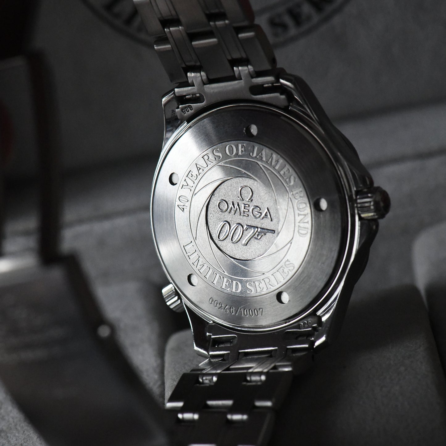 Omega Seamaster James Bond 40th Anniversary - Ltd Edition 2537.80 - Full Set B&P