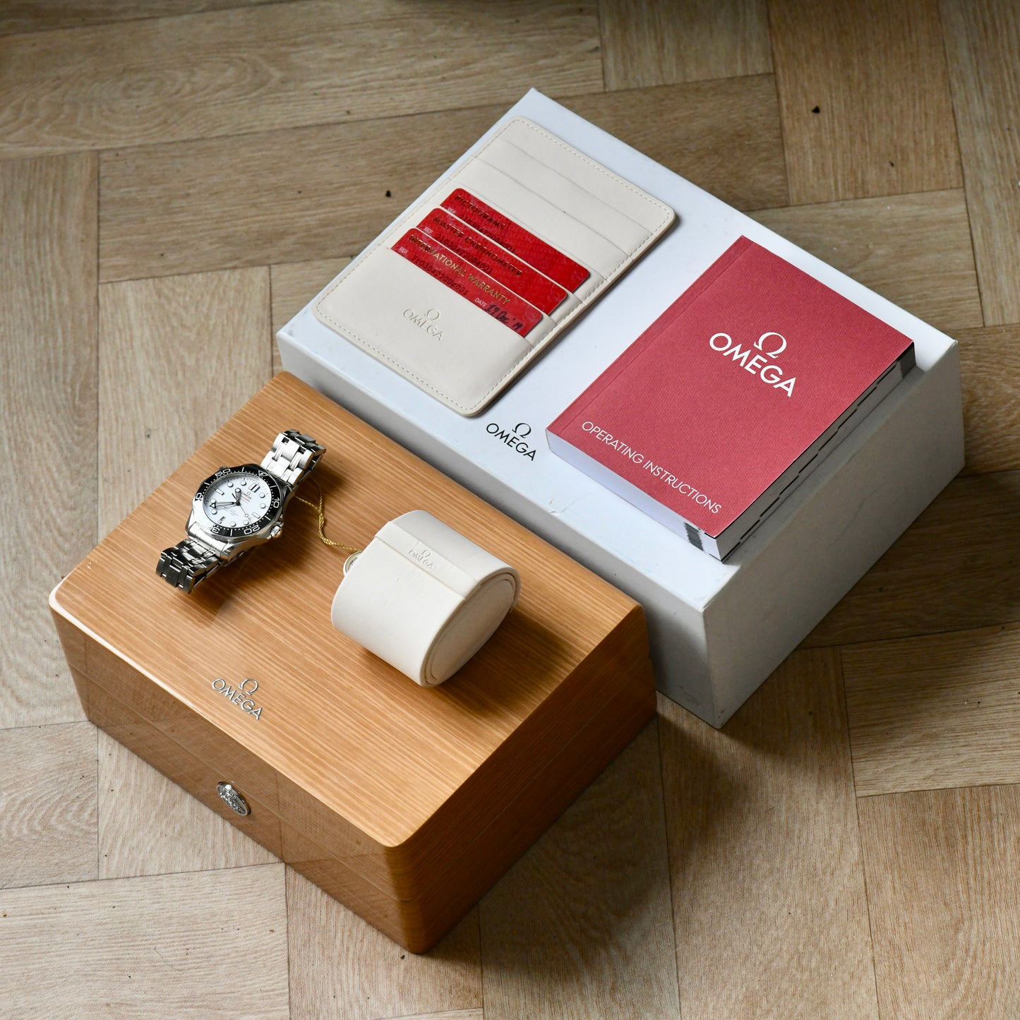 Omega Seamaster 300m Diver Master Chronometer White Dial Watch Box & Papers