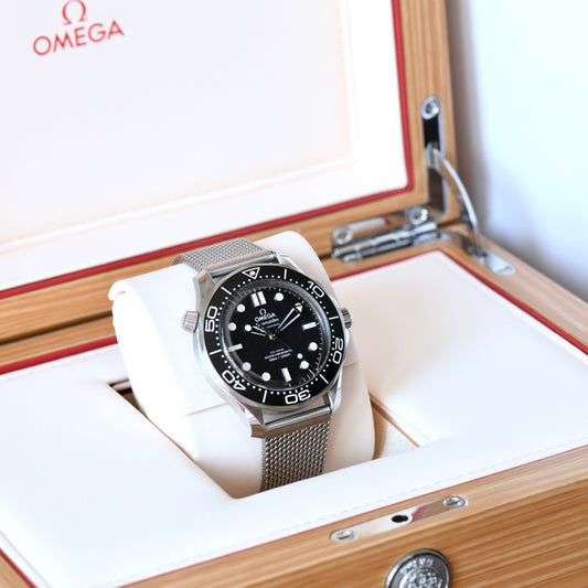 Omega Seamaster 300m Pro Black Wave Dial No Date 2025 Mesh Bracelet Box & Papers