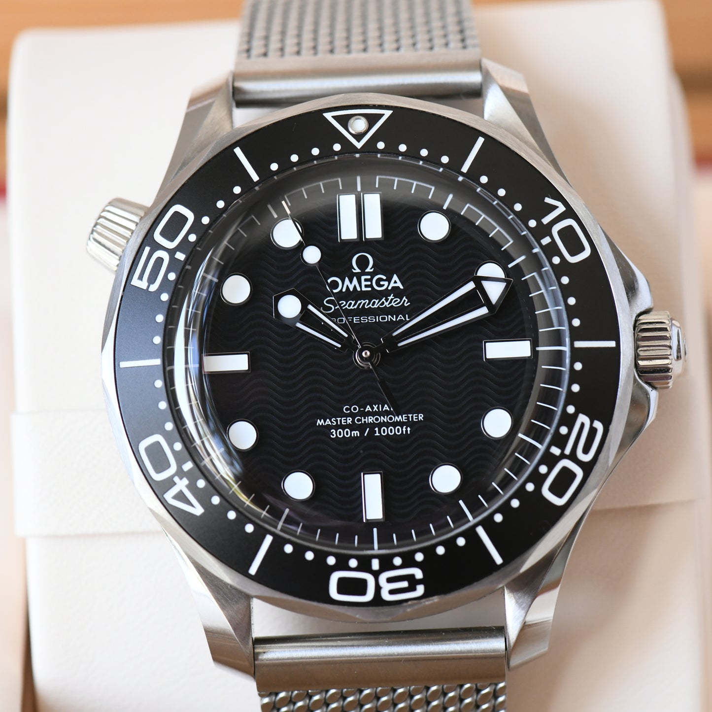 Omega Seamaster 300m Pro Black Wave Dial No Date 2025 Mesh Bracelet Box & Papers