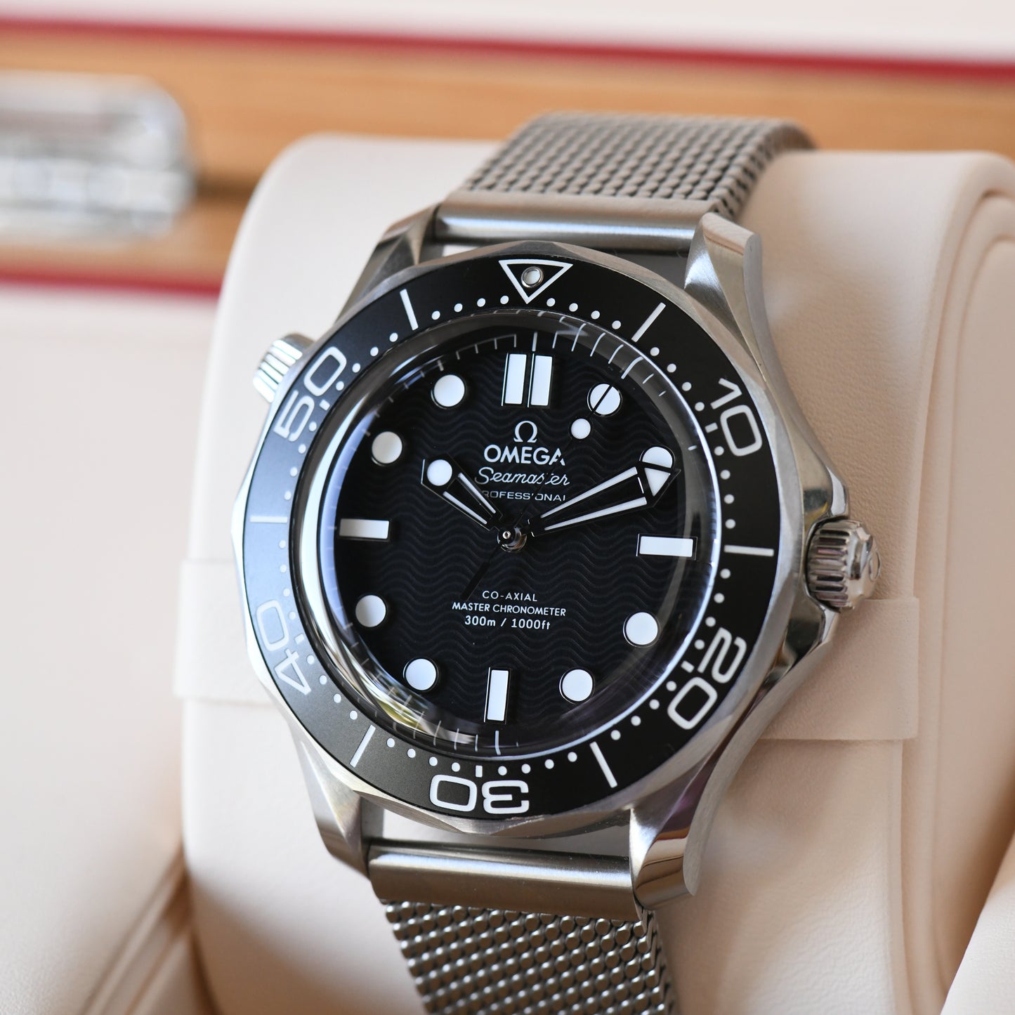 Omega Seamaster 300m Pro Black Wave Dial No Date 2025 Mesh Bracelet Box & Papers