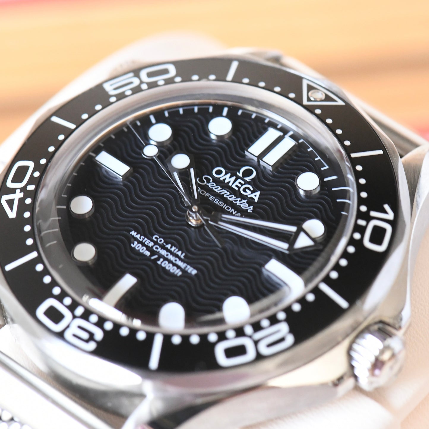 Omega Seamaster 300m Pro Black Wave Dial No Date 2025 Mesh Bracelet Box & Papers