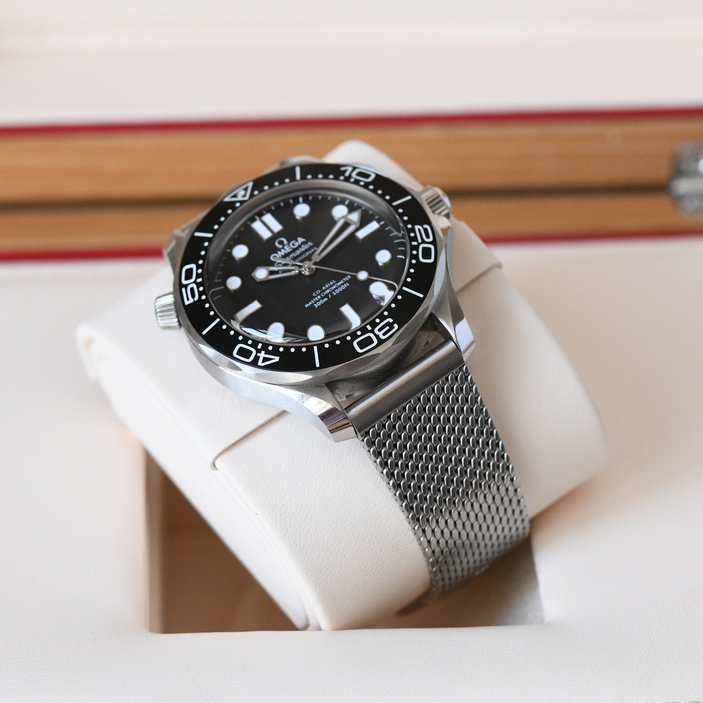 Omega Seamaster 300m Pro Black Wave Dial No Date 2025 Mesh Bracelet Box & Papers