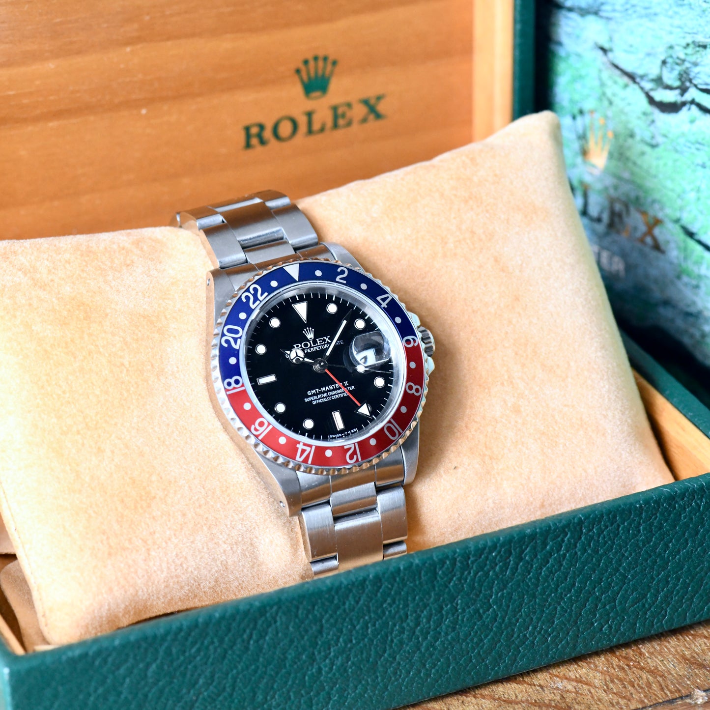 Rolex GMT-Master II Pepsi Bezel Blue &amp; Red 16710 Oyster - W Serial 1995 - Boxed