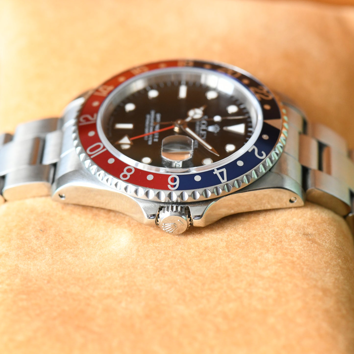 Rolex GMT-Master II Pepsi Bezel Blue &amp; Red 16710 Oyster - W Serial 1995 - Boxed