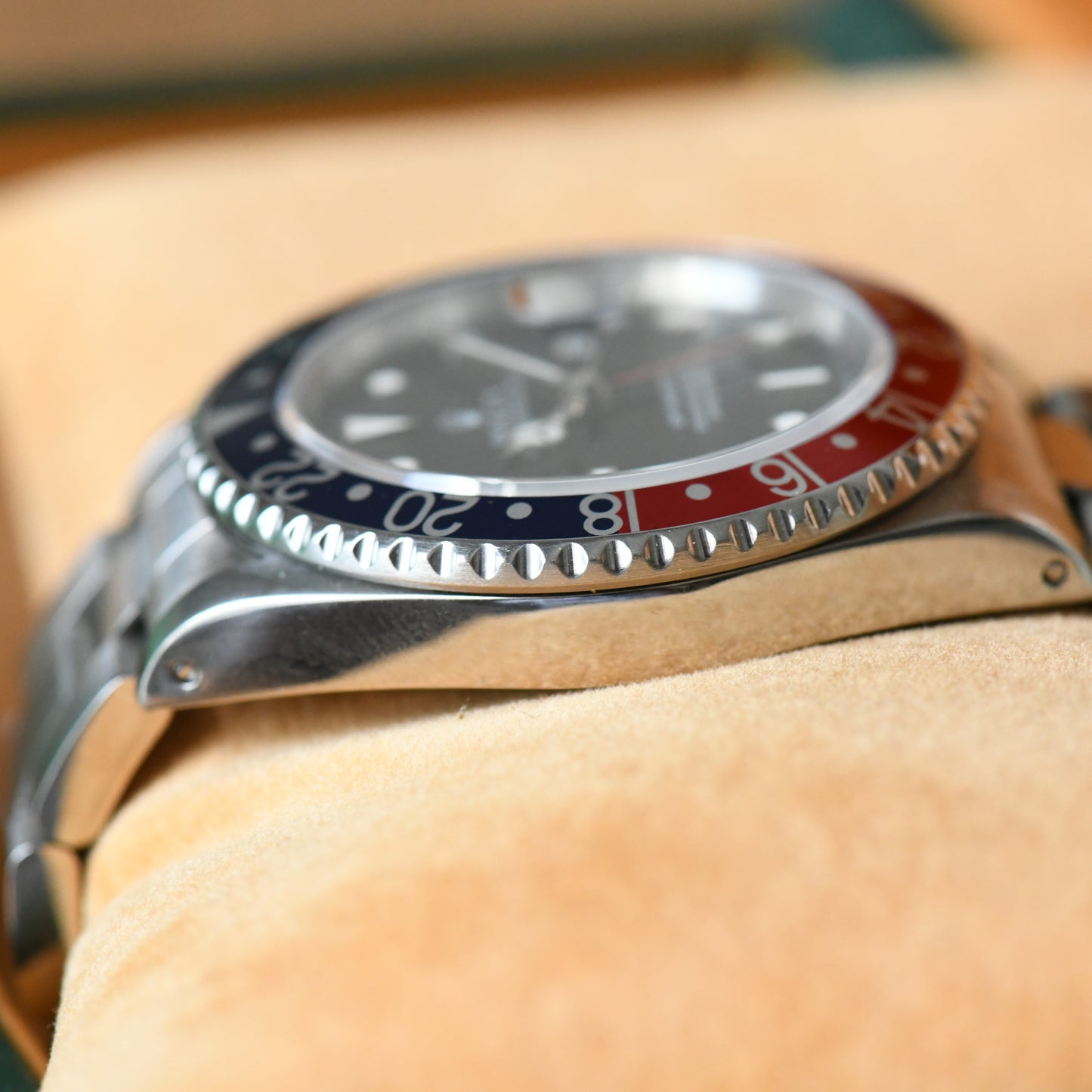 Rolex GMT-Master II Pepsi Bezel Blue &amp; Red 16710 Oyster - W Serial 1995 - Boxed