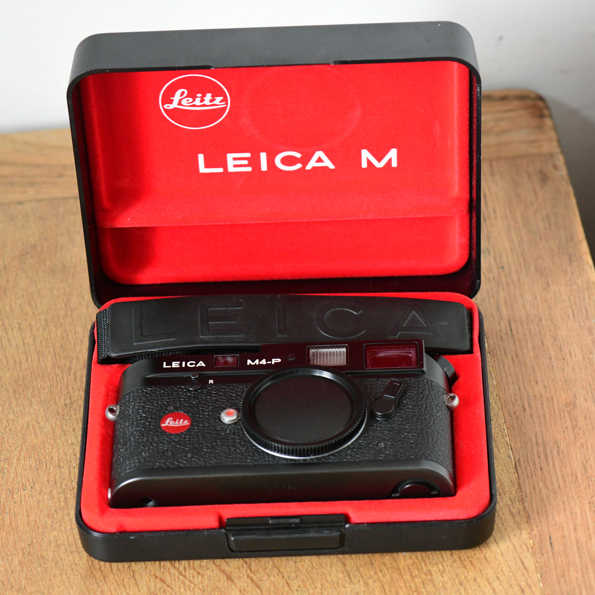 Leica M4-P Black 35mm Rangefinder Camera Body Only w/ Box & Case