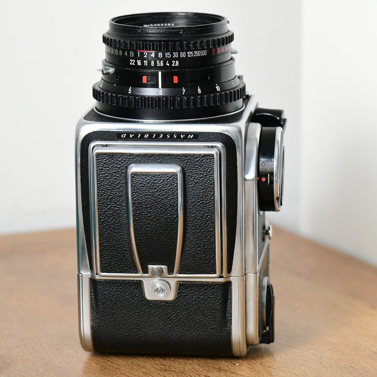 Hasselblad 500C/M 6x6 Medium Format Complete Camera 80mm F2.8, WLF & 120 RFH Kit
