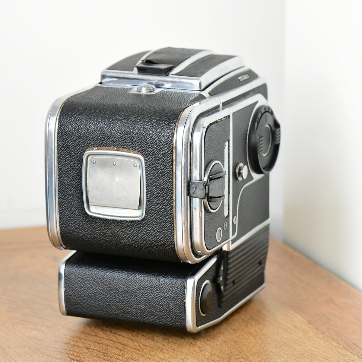 Hasselblad 553ELX 6x6 Medium Format Film Camera + WLF + 120 Back Kit