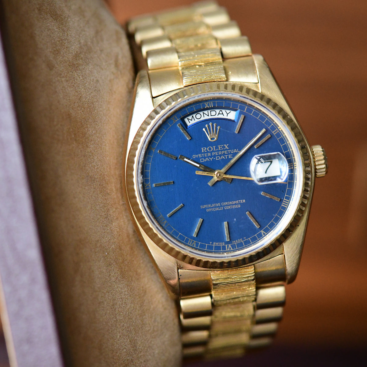 Rolex Day-Date Blue Dial 18038 Solid Gold 18K 1982 Bark Finish President - Boxed