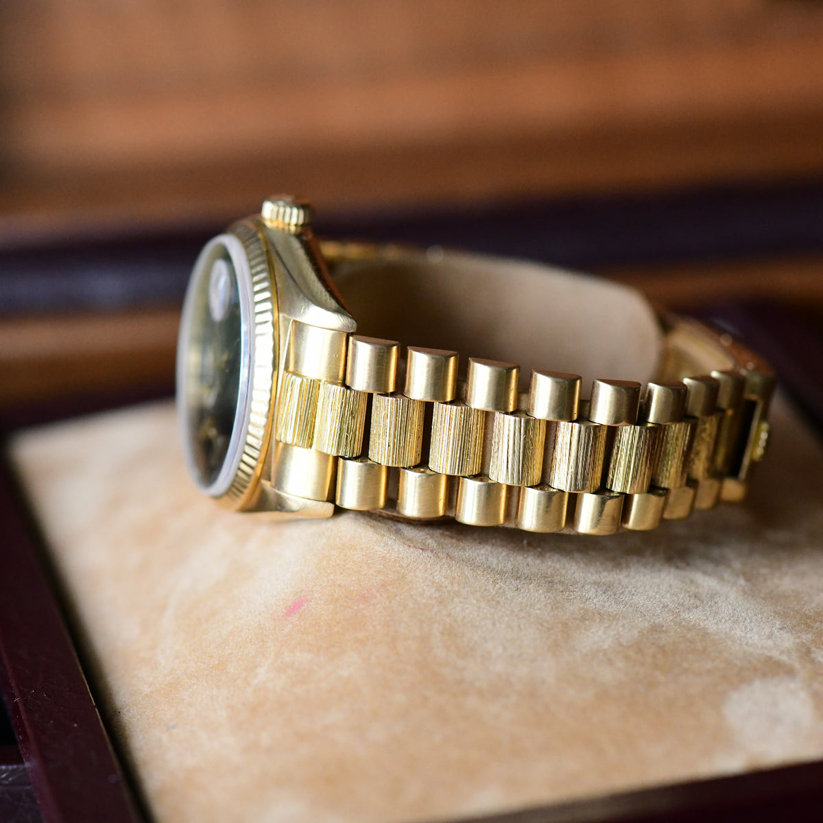 Rolex Day-Date Blue Dial 18038 Solid Gold 18K 1982 Bark Finish President - Boxed