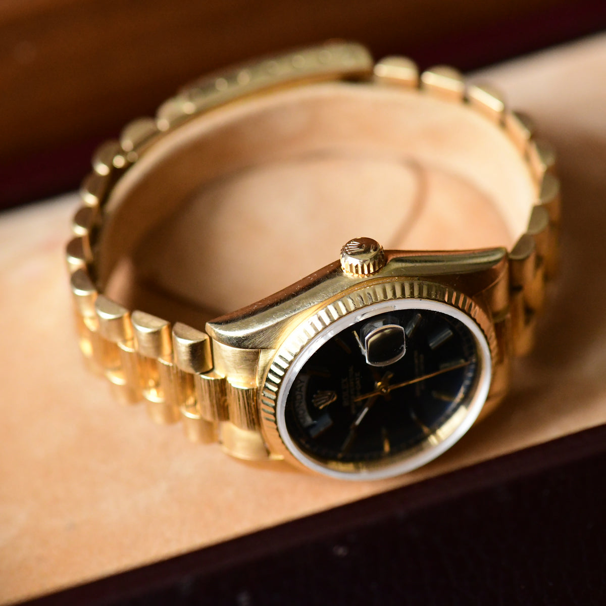 Rolex Day-Date Blue Dial 18038 Solid Gold 18K 1982 Bark Finish President - Boxed