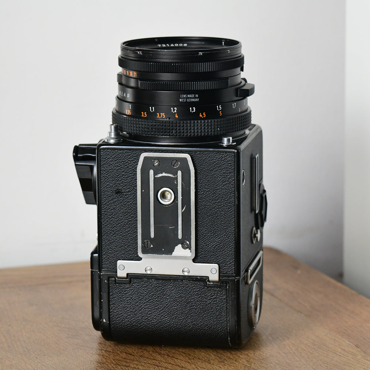Hasselblad 503CX Black Complete Camera Kit 80mm F2.8 CF Lens, WLF, RWC & 120 RFH