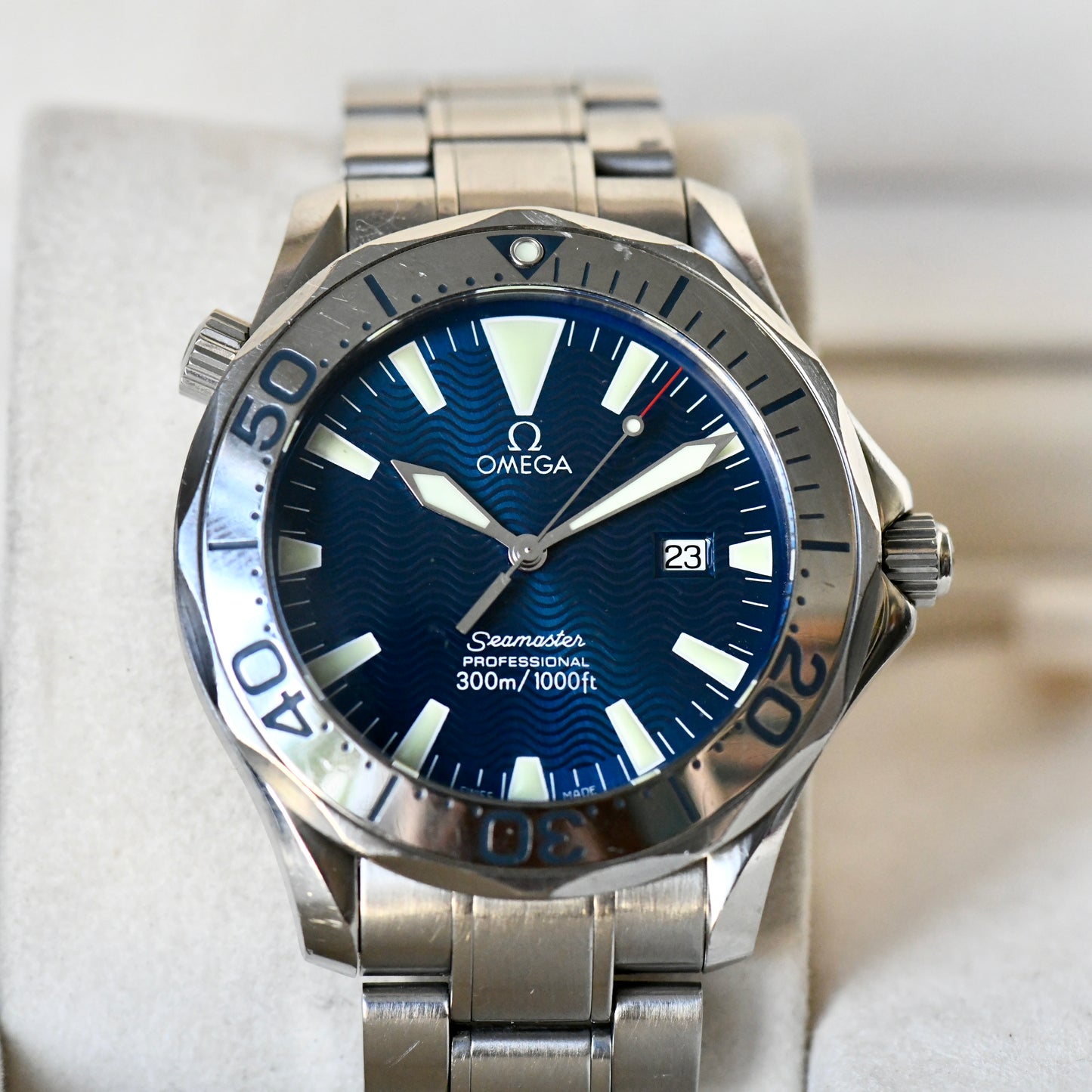 Omega Seamaster 300m 41mm Full Size Quartz Electric Blue 2265.80 Boxed & Papers