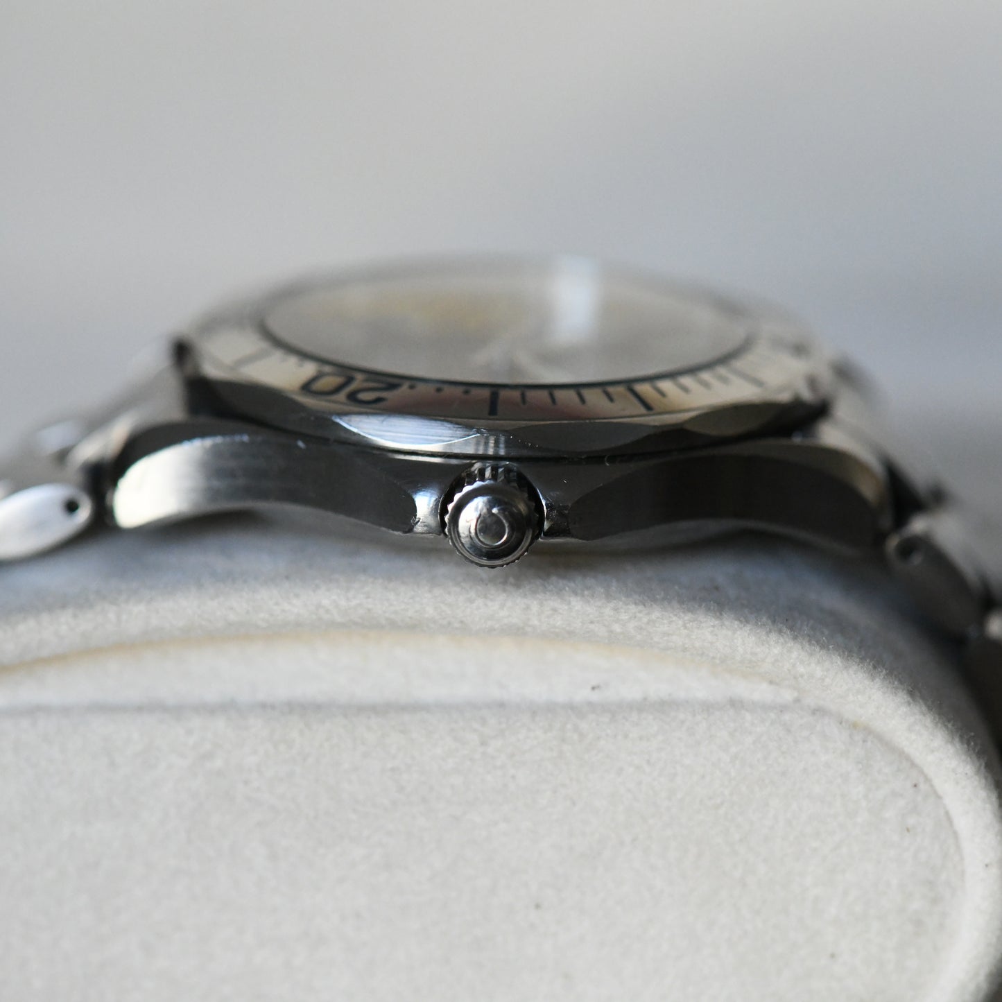 Omega Seamaster 300m 41mm Full Size Quartz Electric Blue 2265.80 Boxed & Papers