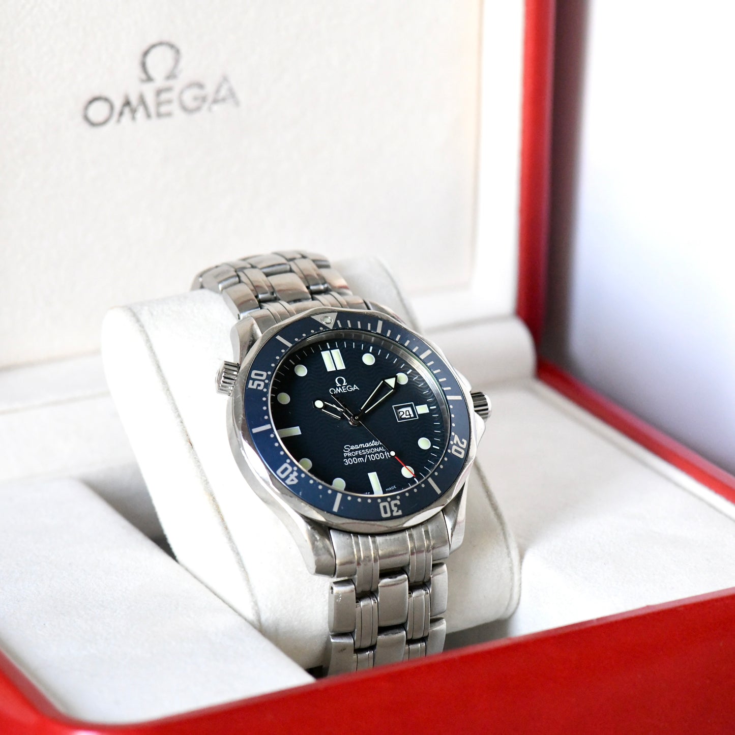 Omega Seamaster Professional 300m 41mm Full Size Quartz Diver 2541.80 Goldeneye