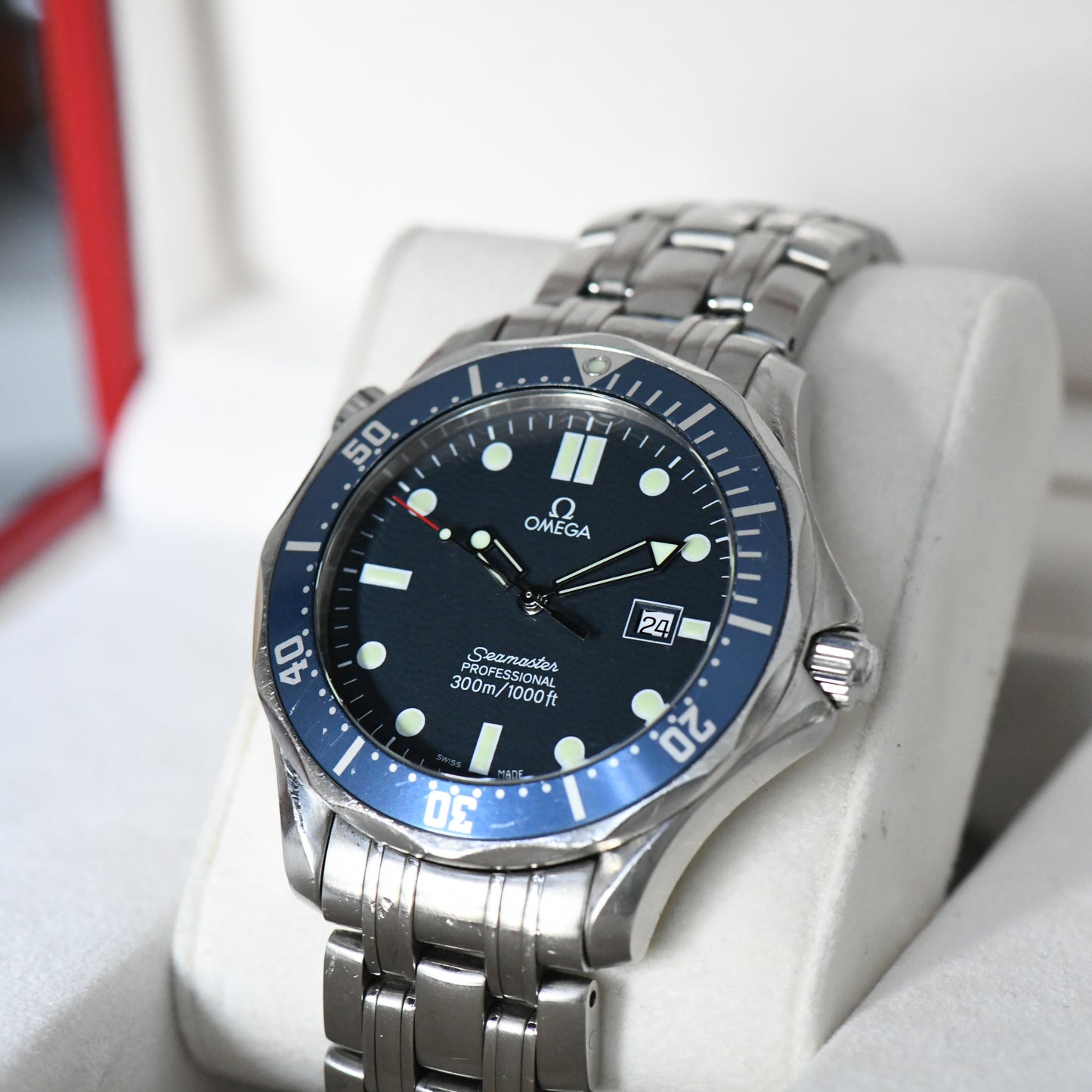 Omega Seamaster Professional 300m 41mm Full Size Quartz Diver 2541.80 Goldeneye
