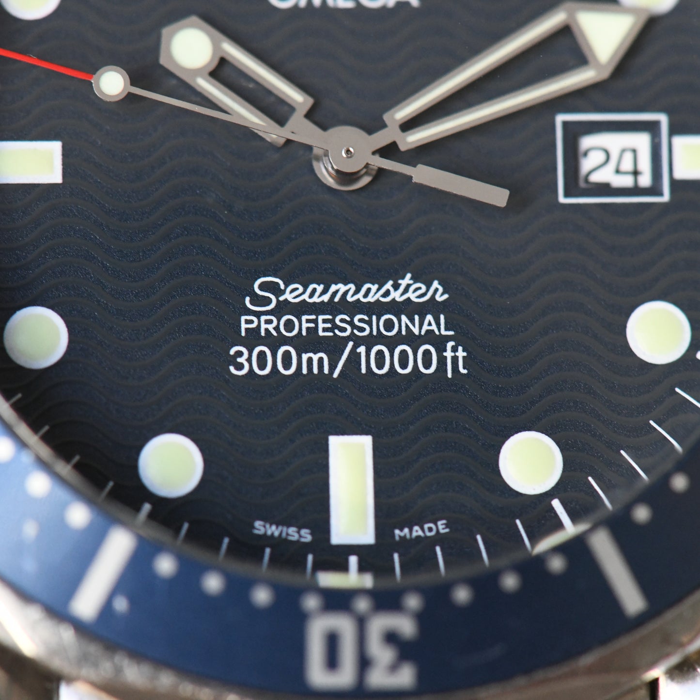 Omega Seamaster Professional 300m 41mm Full Size Quartz Diver 2541.80 Goldeneye