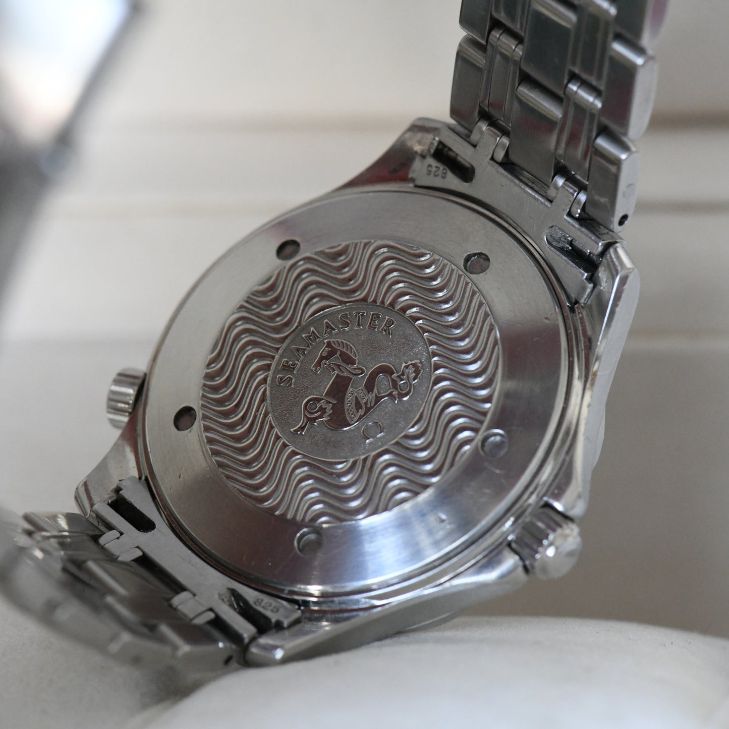 Omega Seamaster Professional 300m 41mm Full Size Quartz Diver 2541.80 Goldeneye