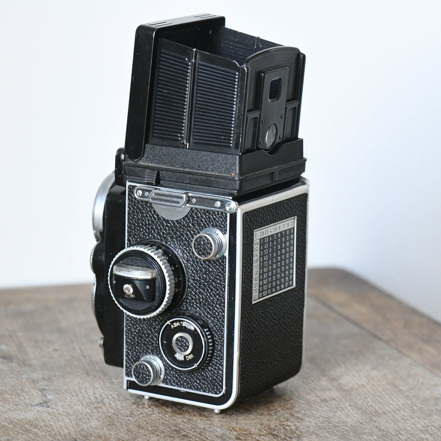 Rolleiflex 2.8F Planar TLR Medium Format Camera w/ 80mm f/2.8 Zeiss Lens Rollei