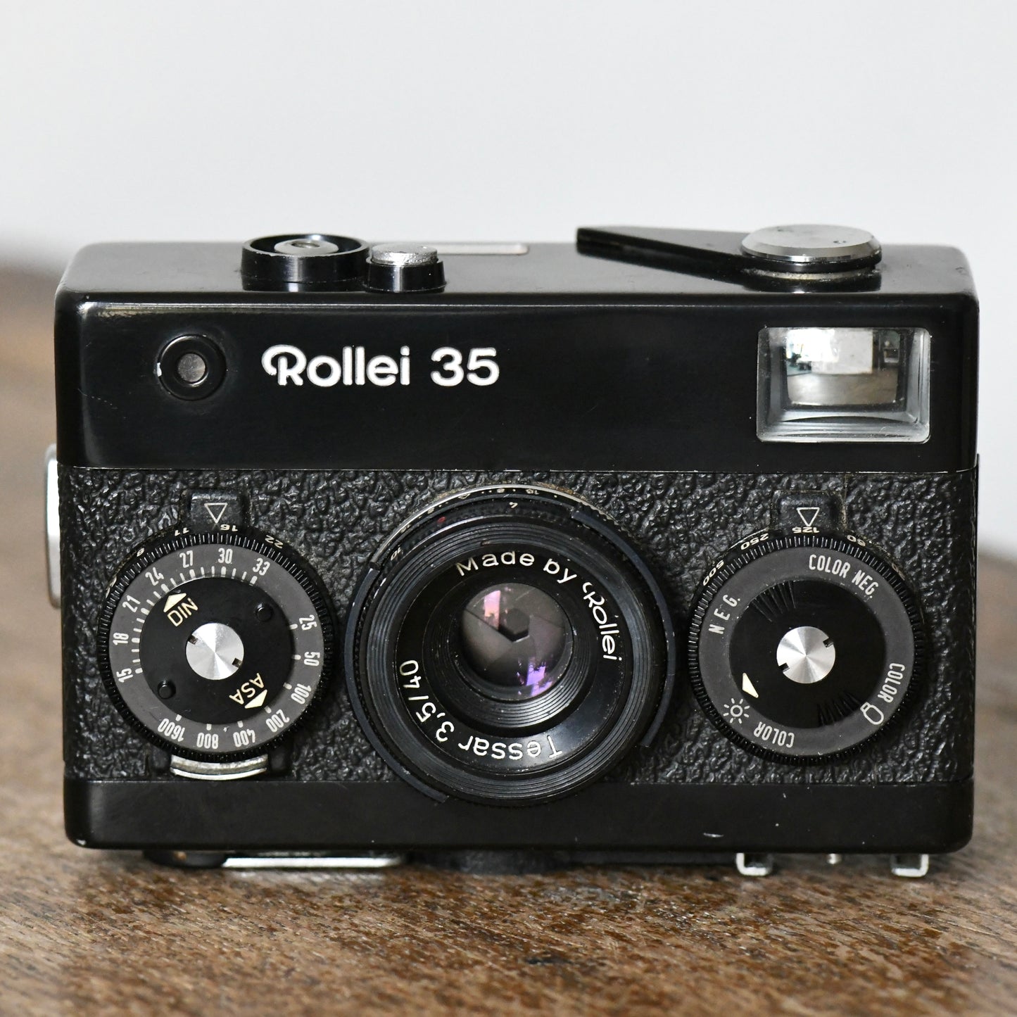 Rollei 35 Black 35mm Film Camera w/ 40mm f/3.5 Tessar Zeiss Lens