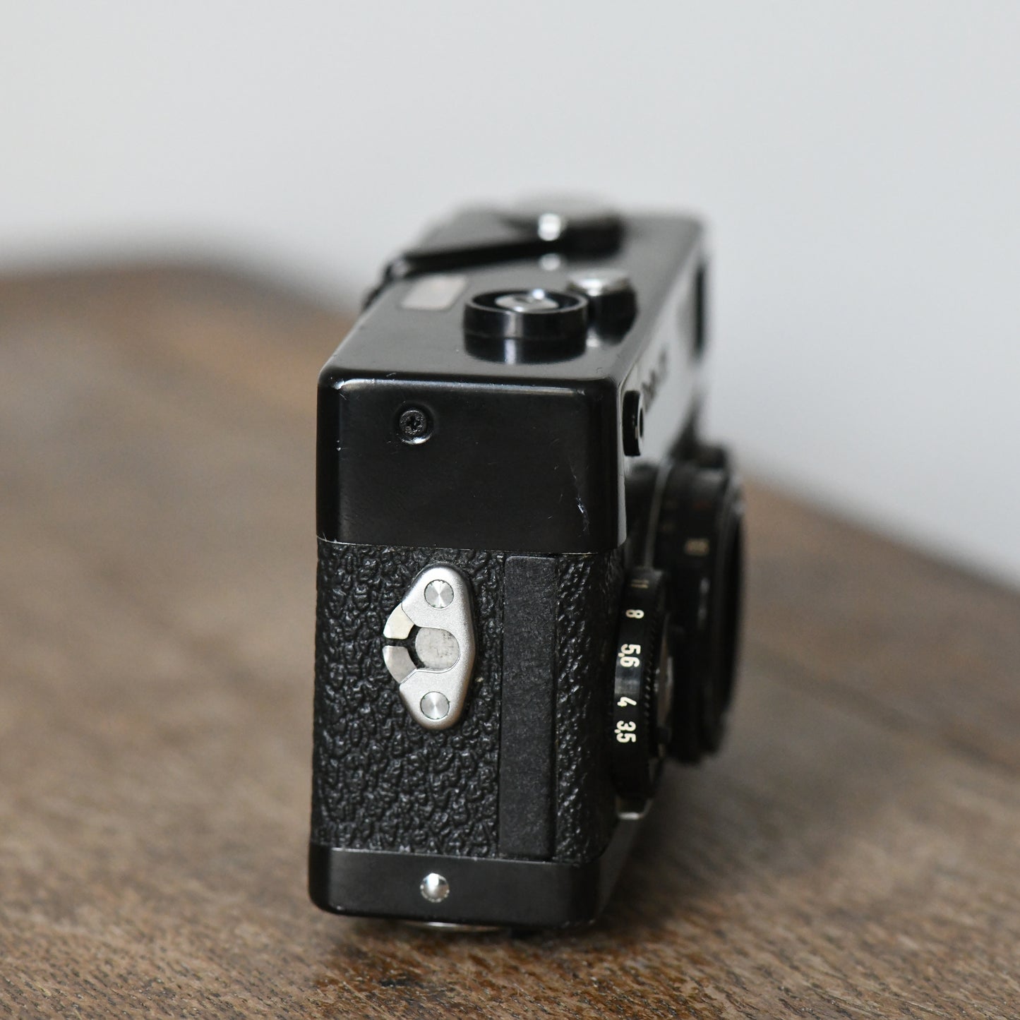 Rollei 35 Black 35mm Film Camera w/ 40mm f/3.5 Tessar Zeiss Lens