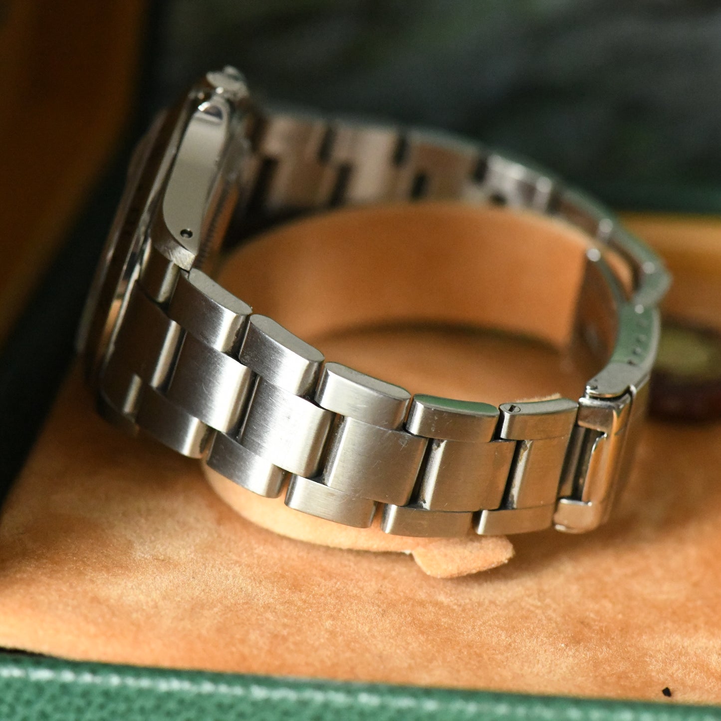 Rolex Explorer II Polar White Oyster - A Serial 2000 - 16570 - Boxed & Papers