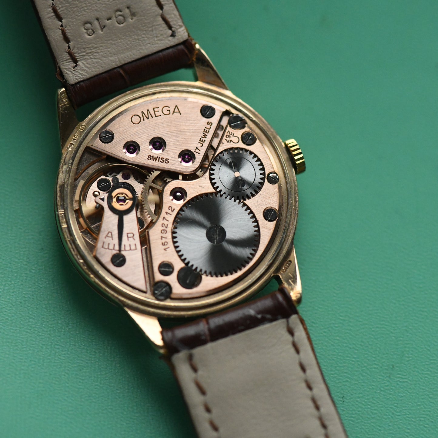 Omega Genève 9K Solid Gold 1957 Cross Hair Dial Manual Wind Vintage Watch Cal267