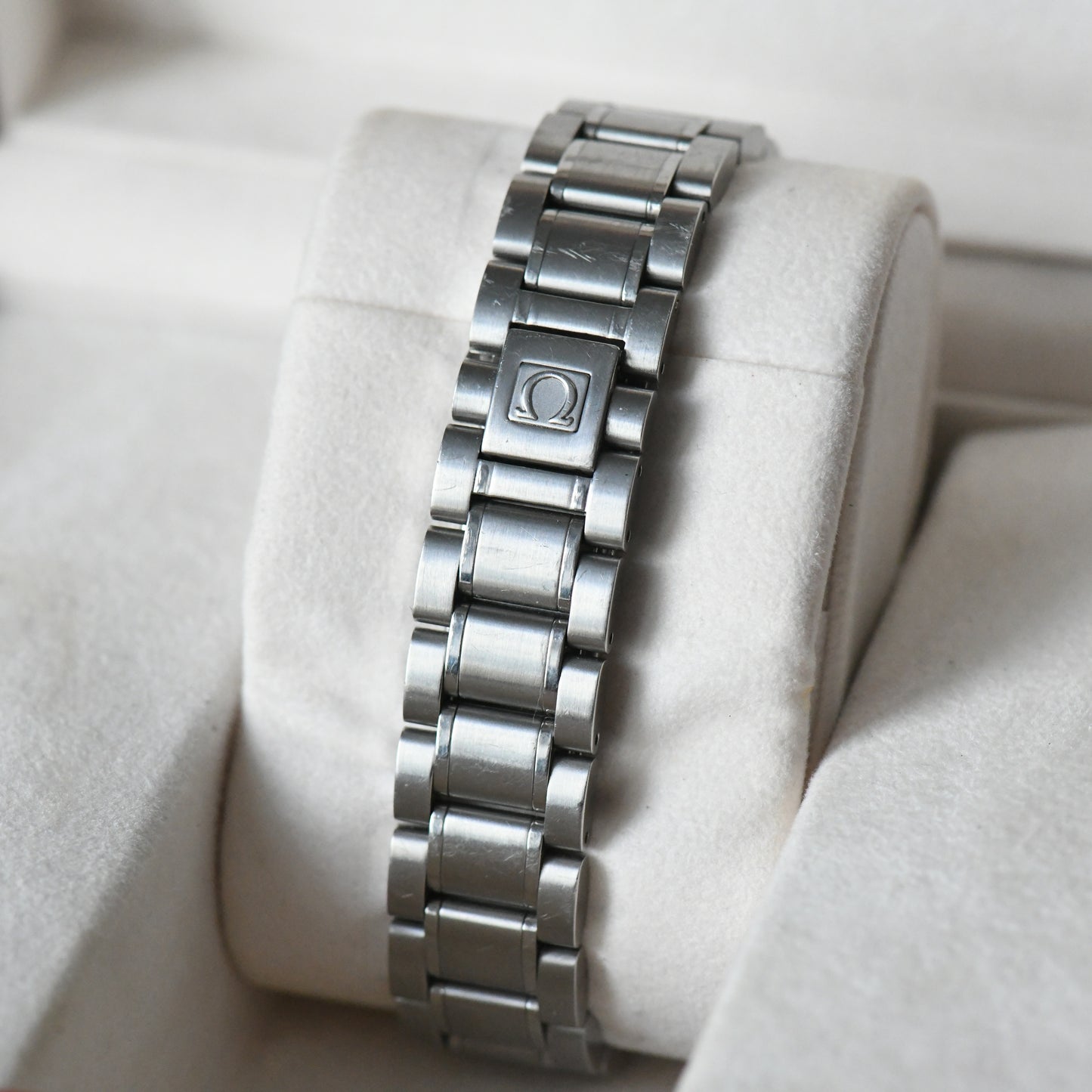 Omega Speedmaster Date Black Dial 1999 Chronograph Watch 3513.50 Boxed & Papers