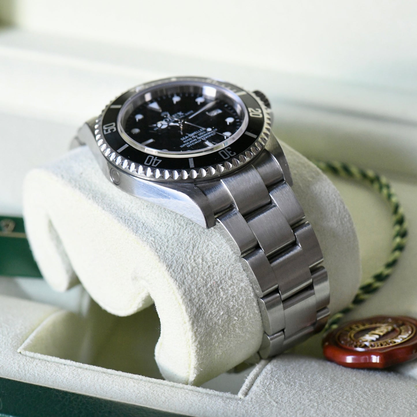 Rolex Sea-Dweller 4000 16600 Oyster Perpetual 2004 Dive Watch Boxed Set