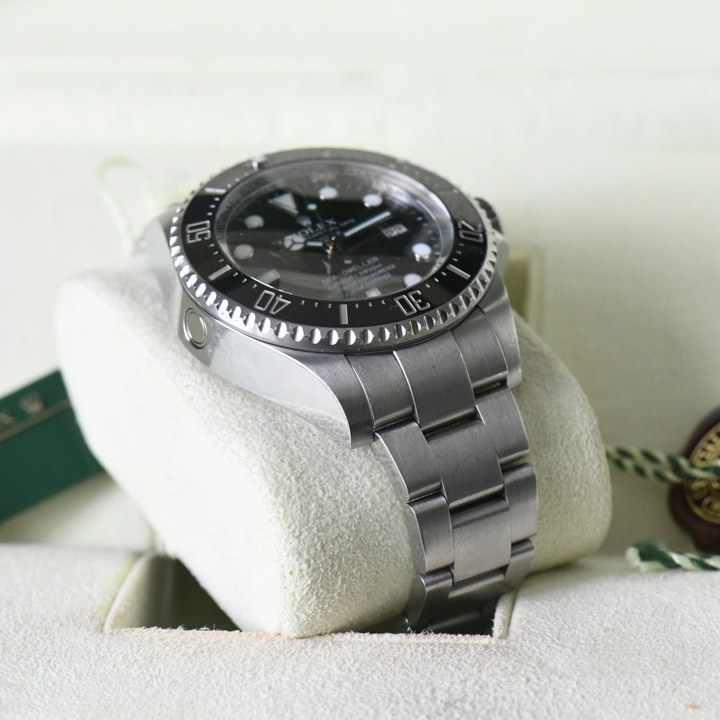 Rolex Sea-Dweller Deepsea 116660 2011 - Rolex Serviced 2024 - Full Box & Papers