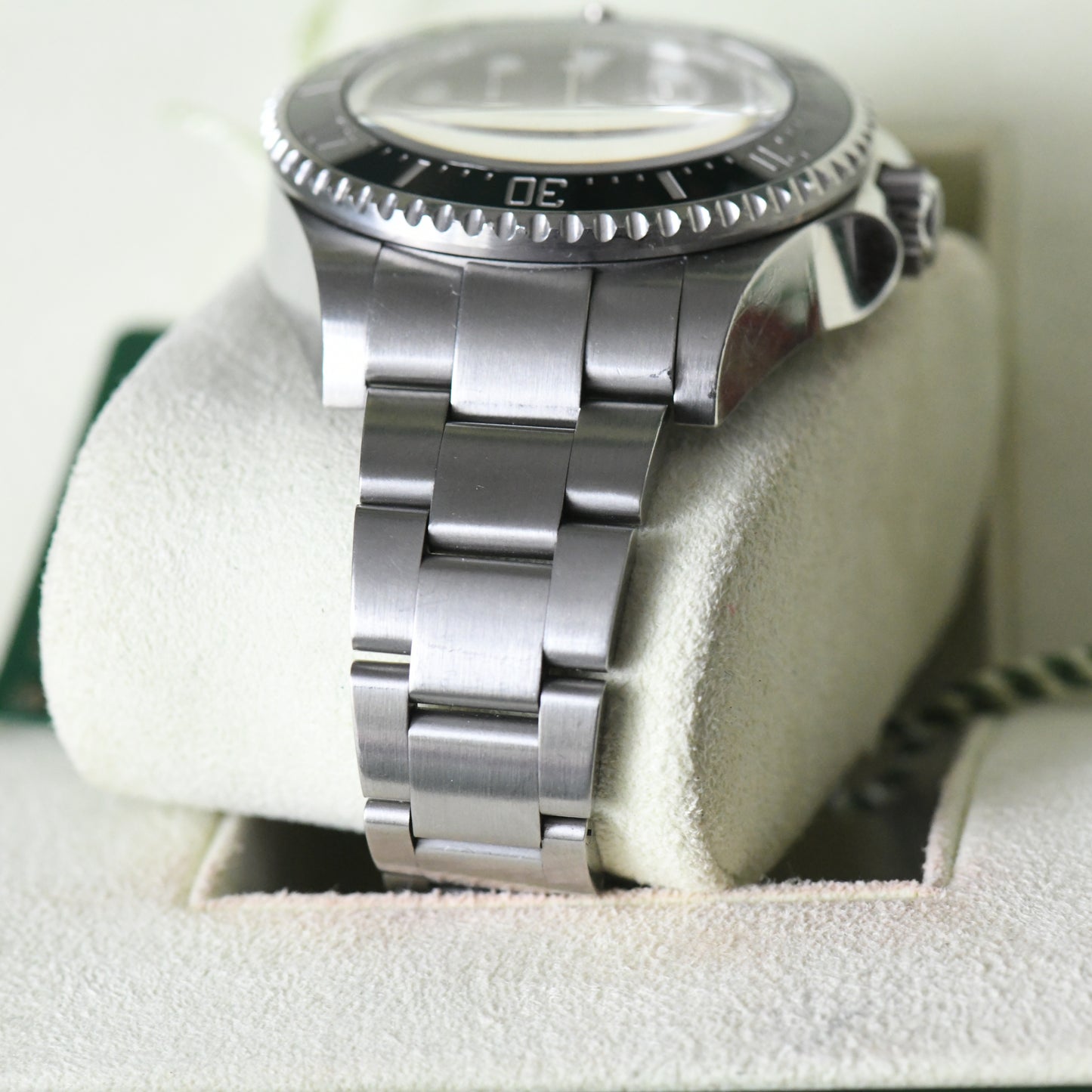 Rolex Sea-Dweller Deepsea 116660 2011 - Rolex Serviced 2024 - Full Box & Papers