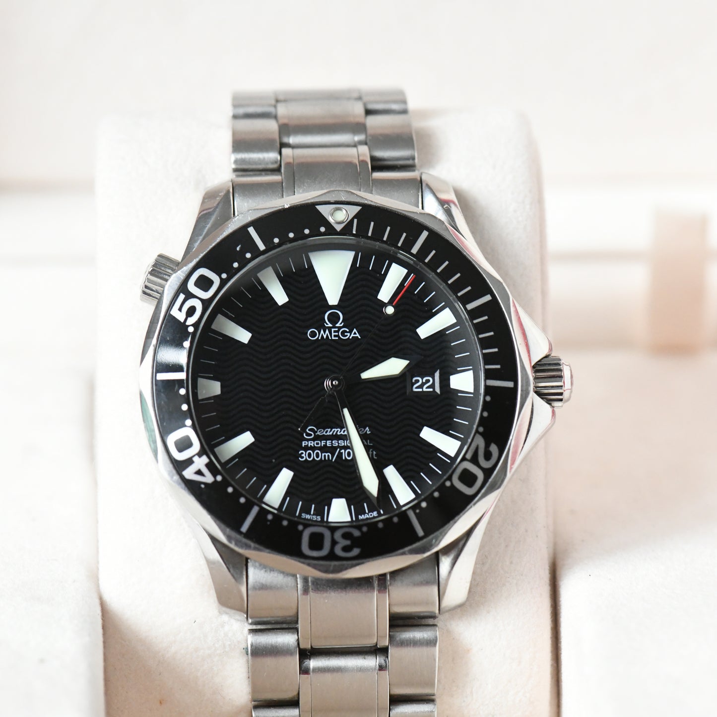 Omega Seamaster 300m 41mm Full Size 2009 Quartz Black 2264.50 - Boxed & Papers