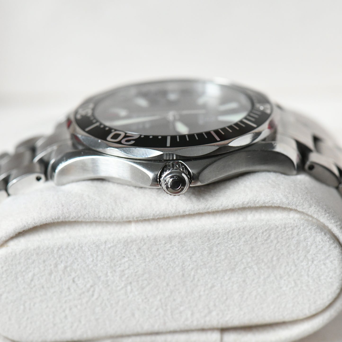 Omega Seamaster 300m 41mm Full Size 2009 Quartz Black 2264.50 - Boxed & Papers