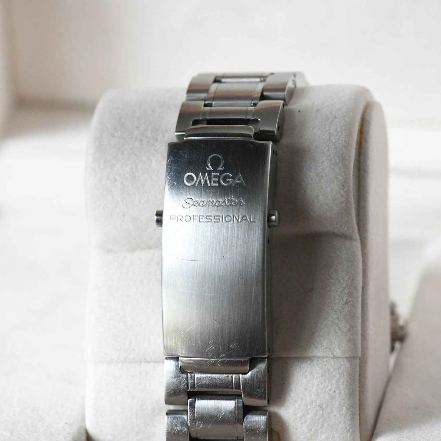 Omega Seamaster 300m 41mm Full Size 2009 Quartz Black 2264.50 - Boxed & Papers