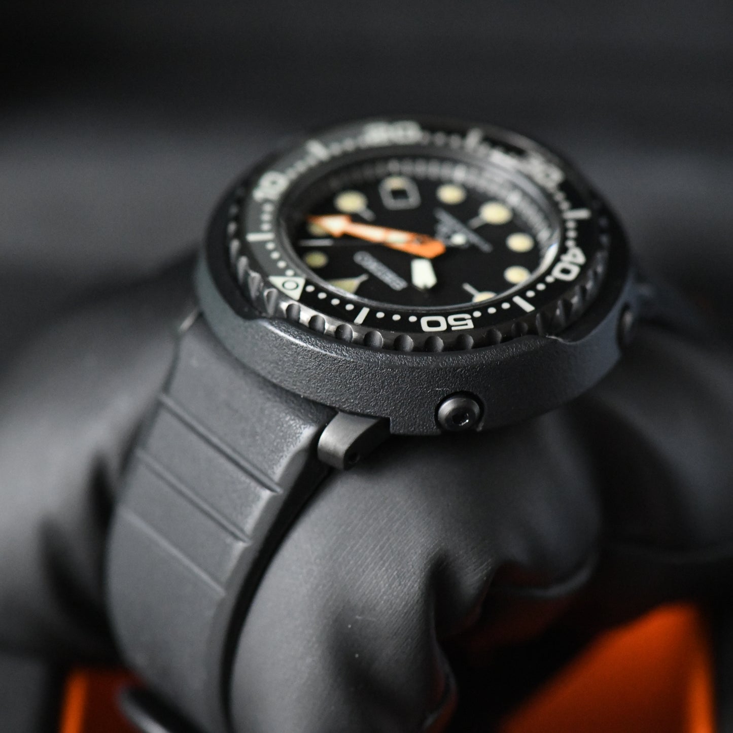 Seiko Tuna Black Series Limited Edition Solar Prospex Dive SNE577P1 Box & Papers