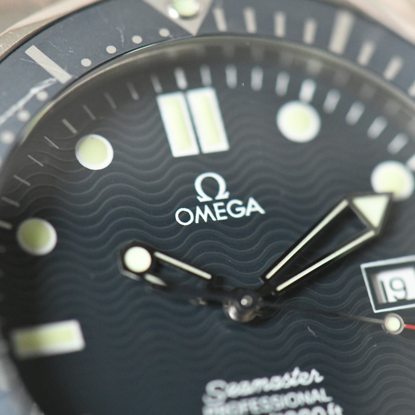 Omega Seamaster Professional 300m 41mm Full Size Quartz Diver 2541.80 Goldeneye
