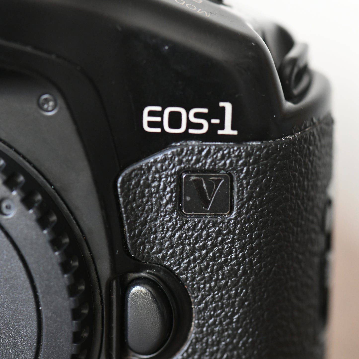 Canon EOS-1V Professional 35mm SLR Film Camera Body Only