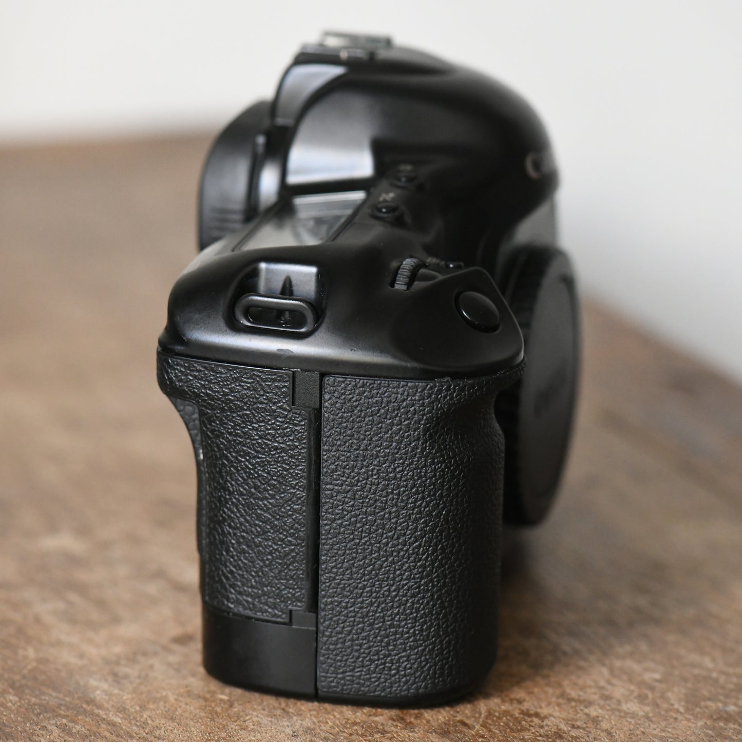 Canon EOS-1V Professional 35mm SLR Film Camera Body Only