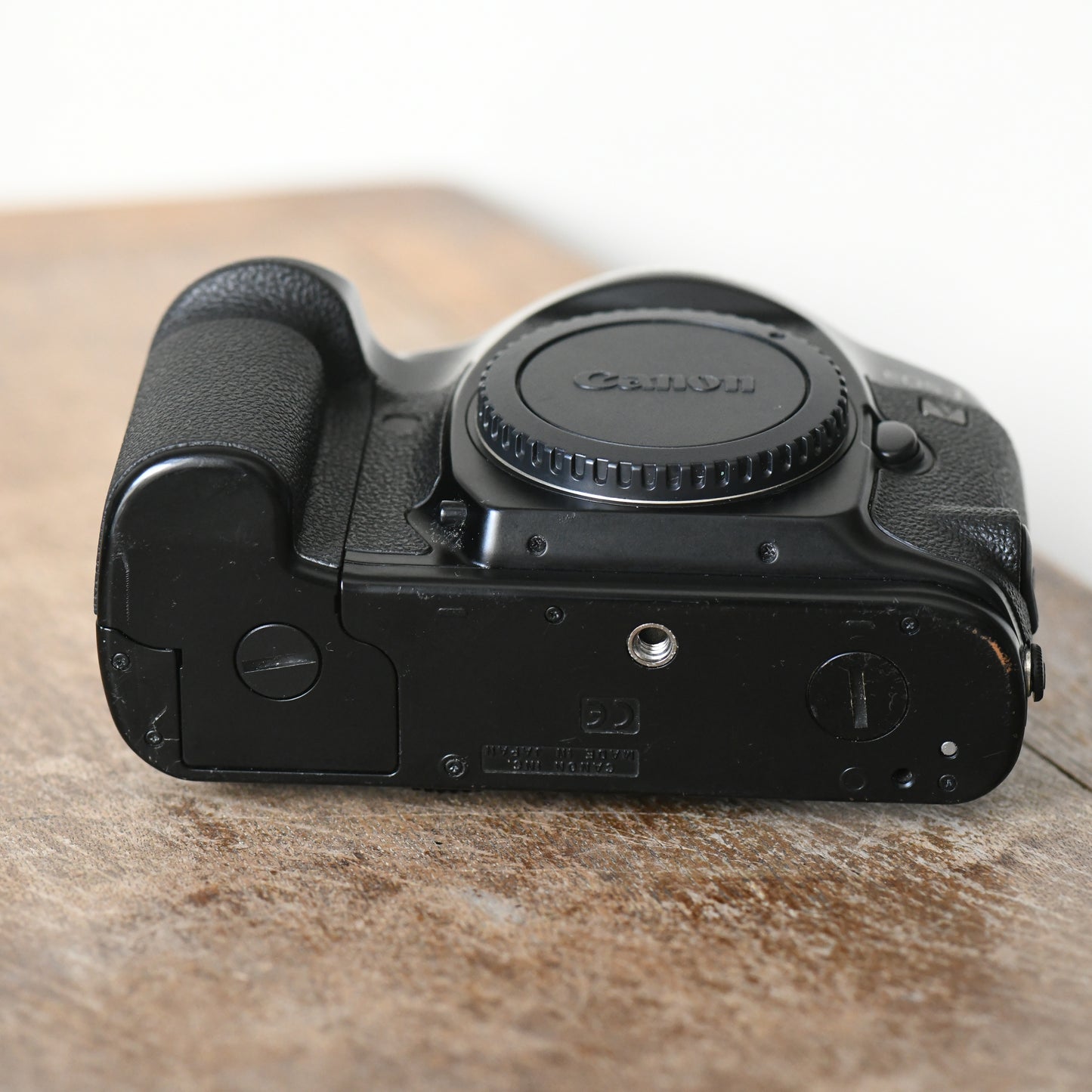 Canon EOS-1V Professional 35mm SLR Film Camera Body Only