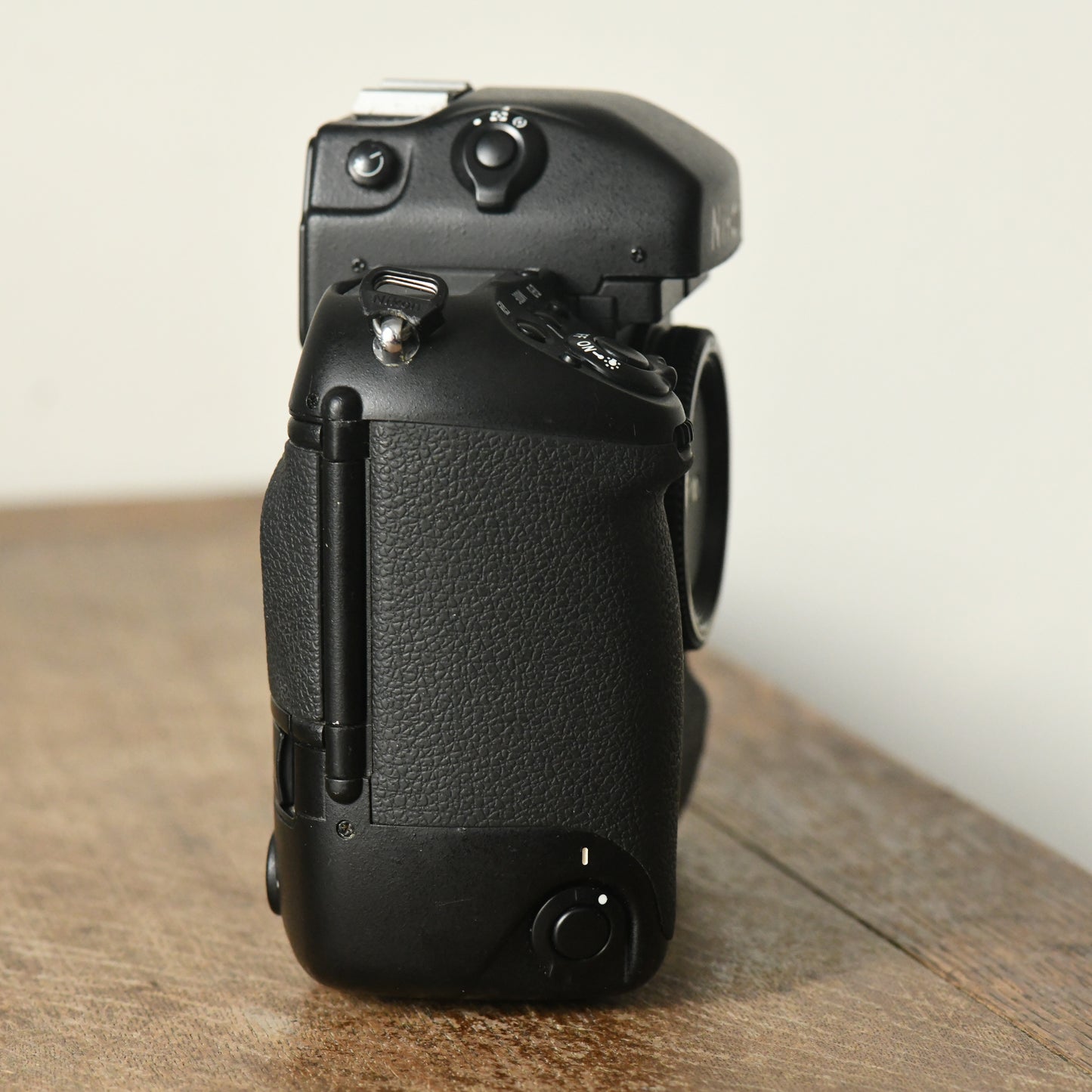 Nikon F5 Professional 35mm SLR Film Camera Body Only