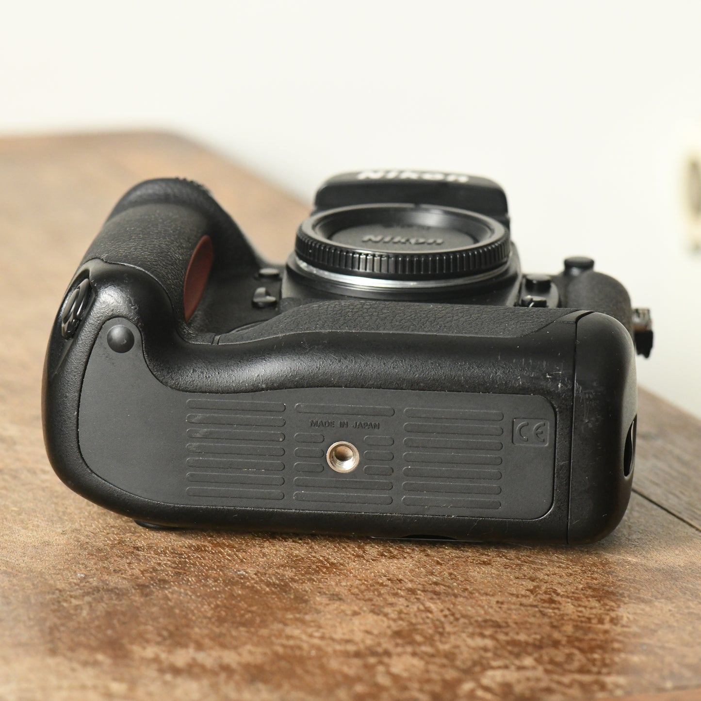 Nikon F5 Professional 35mm SLR Film Camera Body Only